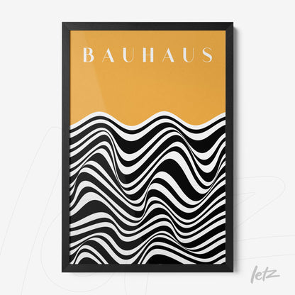 pôster com arte abstrata em preto e branco com fundo em amarelo e texto bauhaus, moldura preta fina