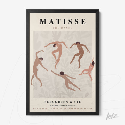 quadro com arte minimalista representando dançarinos em movimentos fluidos, moldura preta, fundo com folhagens em tom claro