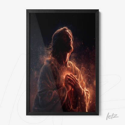 quadro com arte religiosa de Jesus com expressão serena, moldura preta e fundo iluminado
