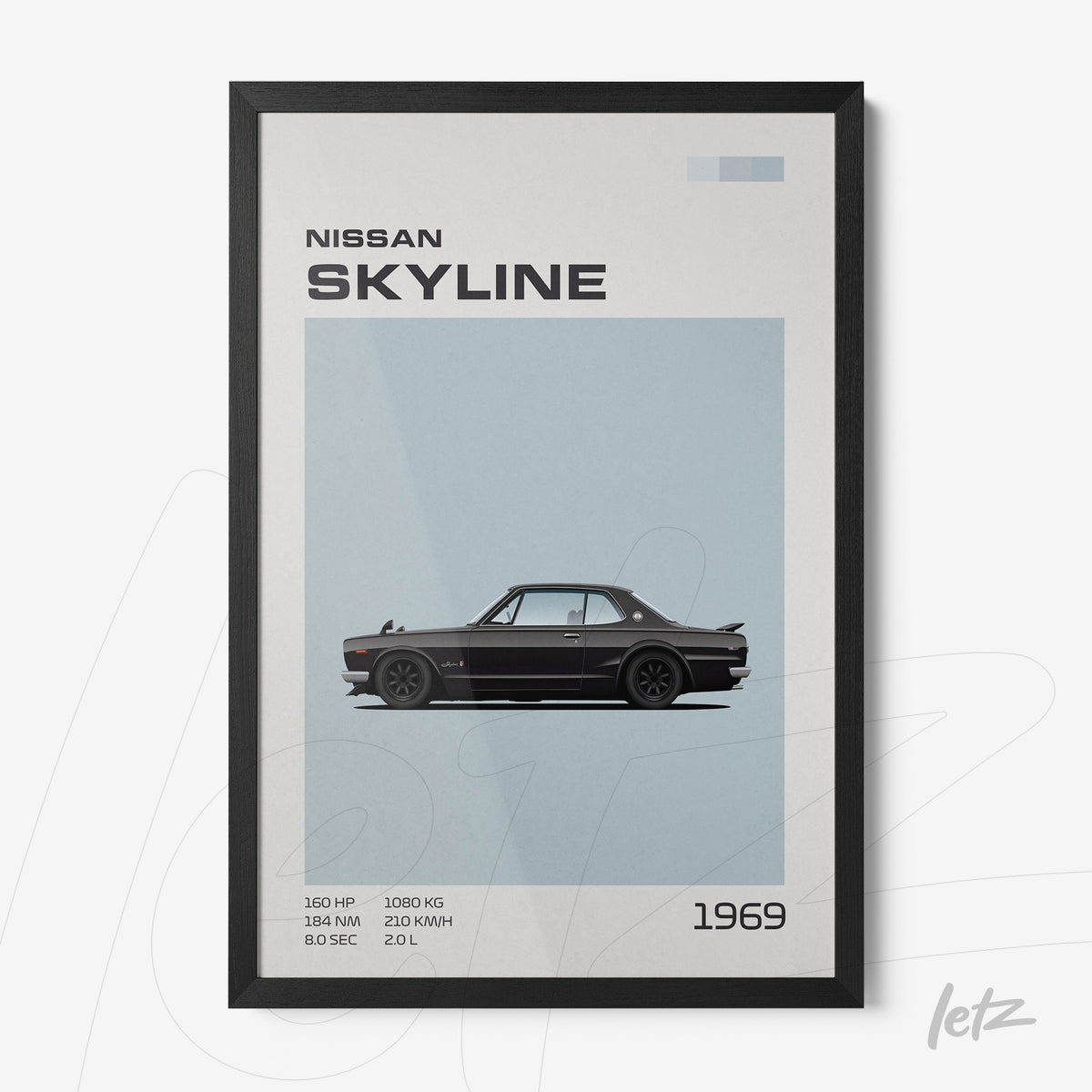 quadro com ilustração minimalista do carro Nissan Skyline 1969, moldura preta fina e fundo azul claro