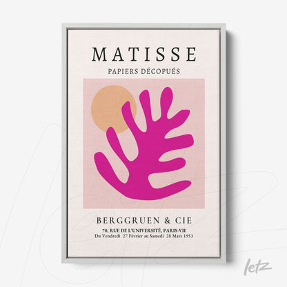 quadro com arte em estilo moderno com folha rosa sobre fundo claro e formas geométricas em destaque, moldura cinza clara