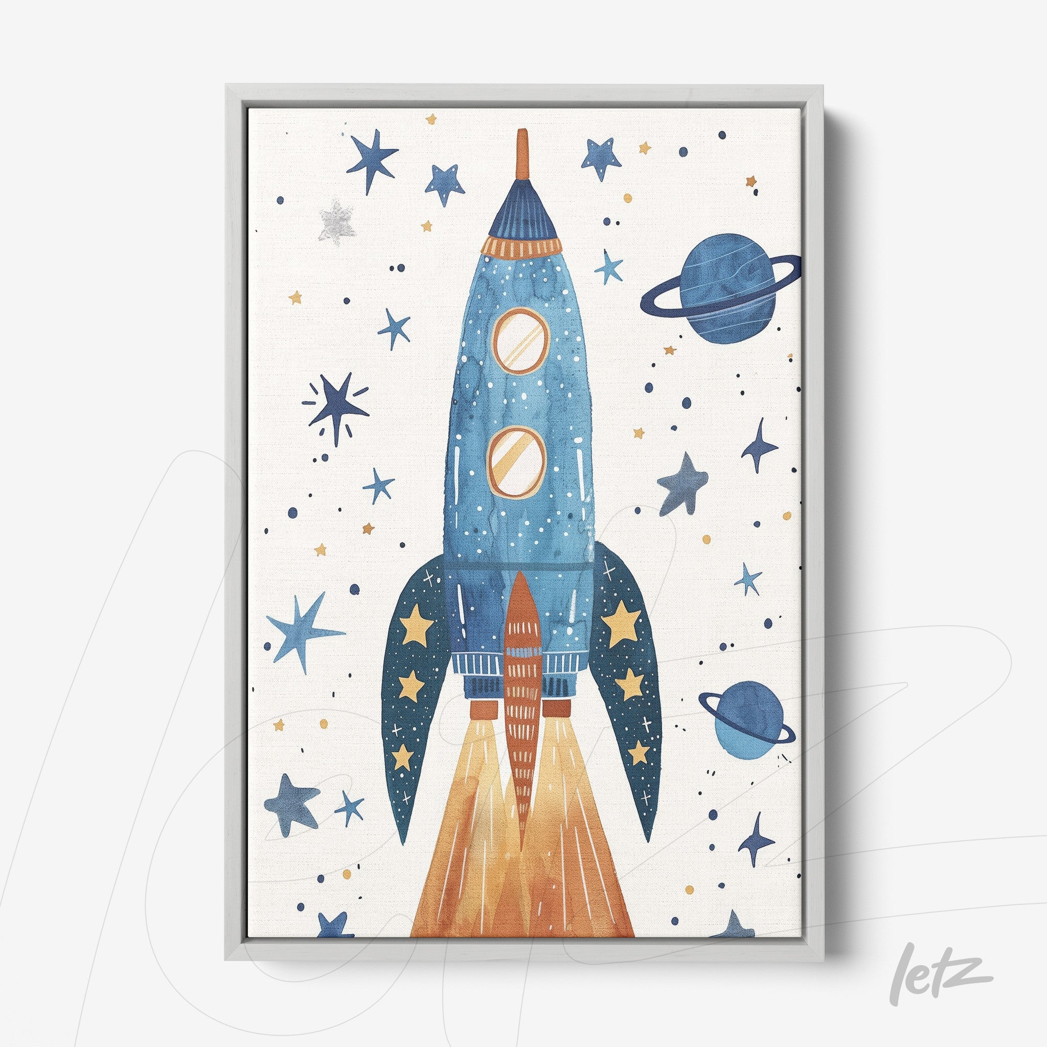quadro com ilustração de foguete azul em fundo estrelado, com planetas e estrelas em tons suaves, moldura clara