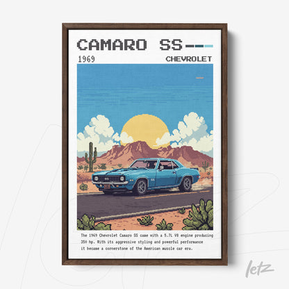 quadro emoldurado com arte retrô de um Chevrolet Camaro SS 1969 em uma estrada desértica, com montanhas ao fundo e cactos na composição