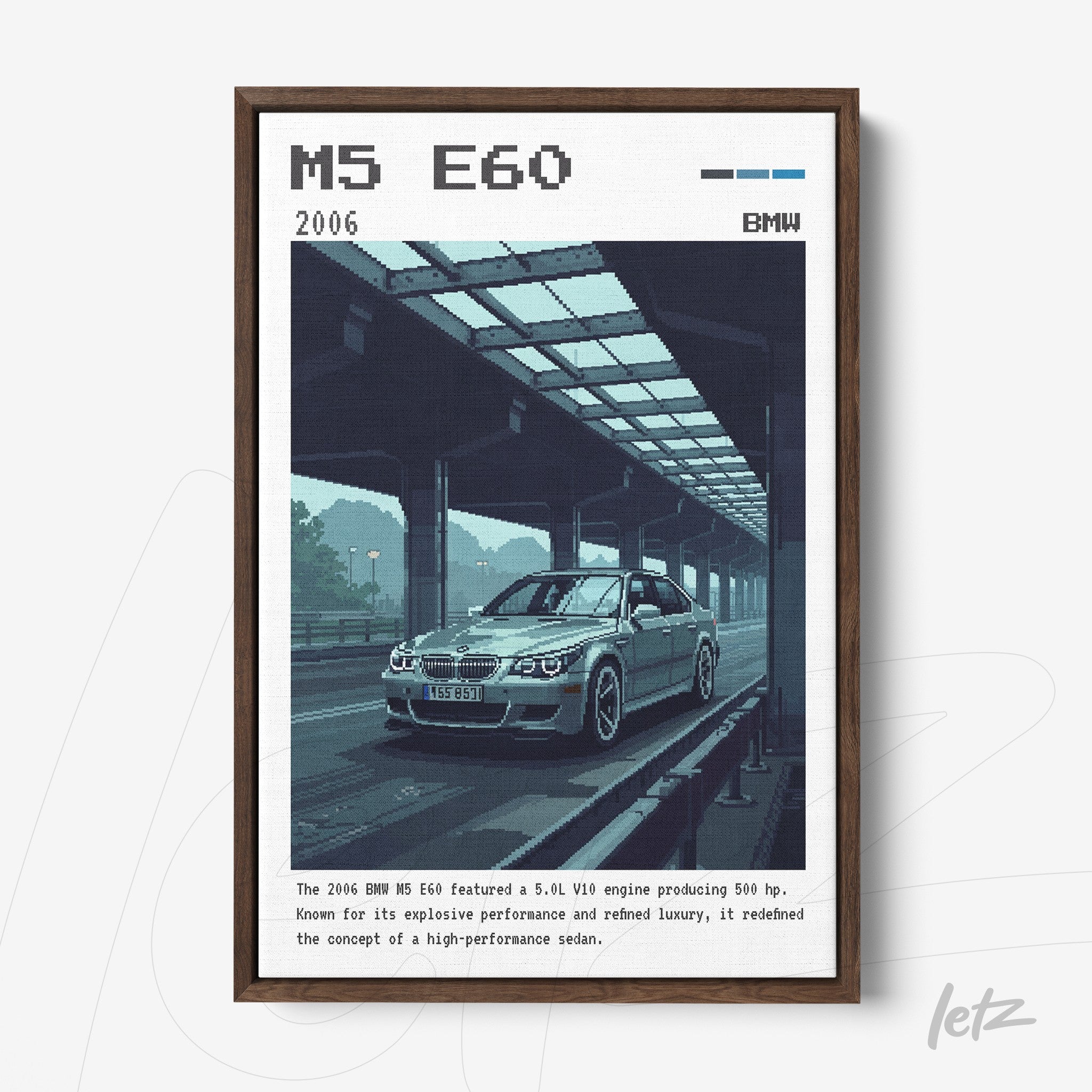 quadro emoldurado com arte digital de um BMW M5 E60 2006 sob um viaduto, com fundo azul escuro e detalhes em pixel art