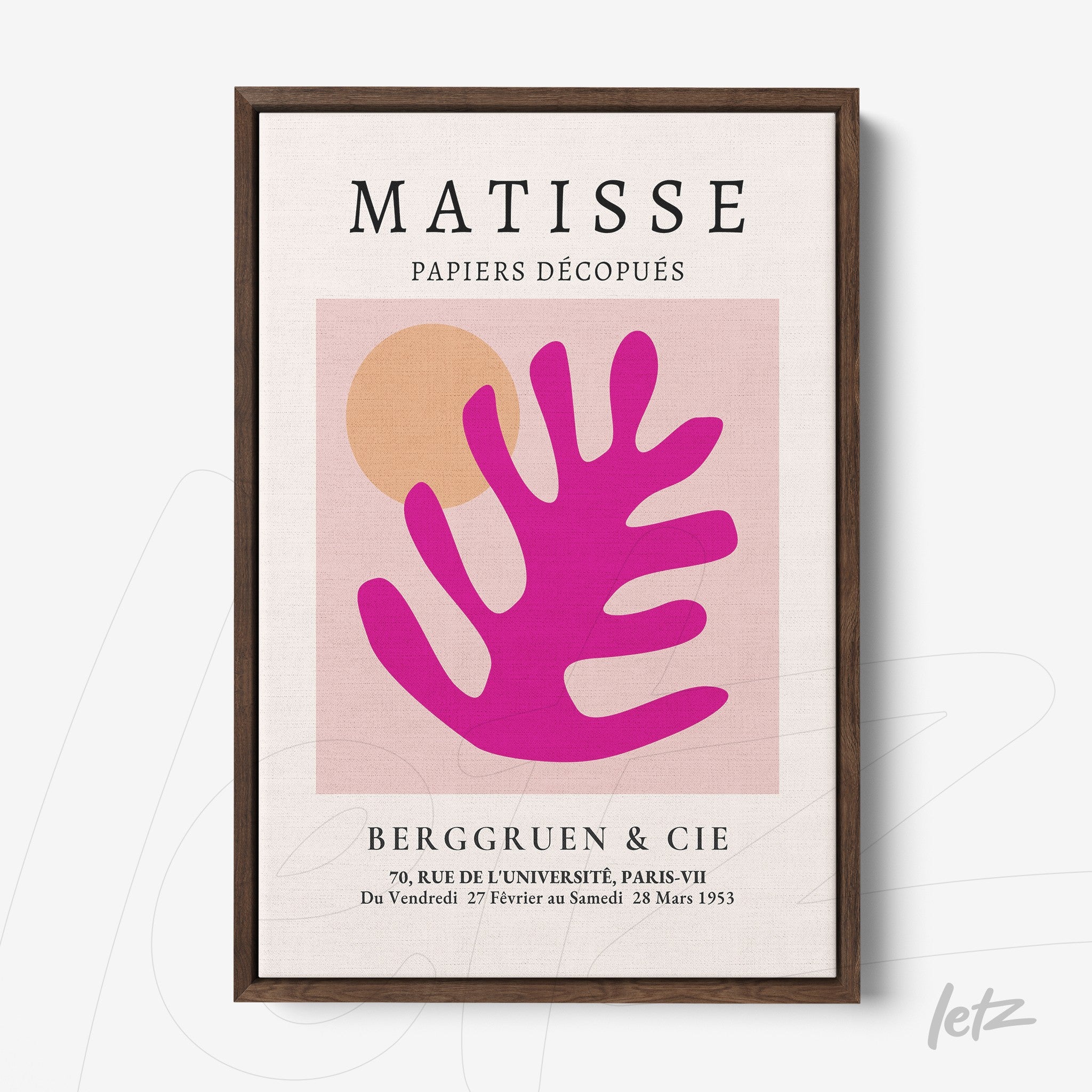 quadro com arte de Matisse em moldura de madeira escura apresentando formas abstratas coloridas