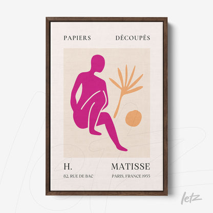 quadro com arte abstrata em cores vibrantes, apresentando uma figura humana e elementos naturais, em moldura de madeira escura