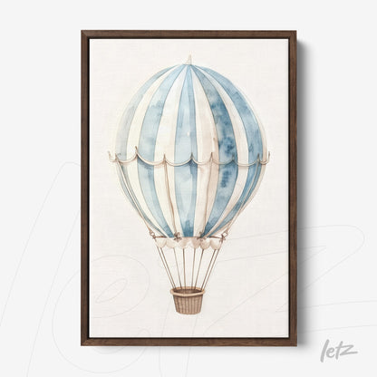 quadro com ilustração de balão de ar quente em tons de azul e branco com moldura de madeira escura