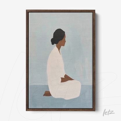 quadro com ilustração minimalista de mulher sentada em tons neutros, moldura de madeira escura