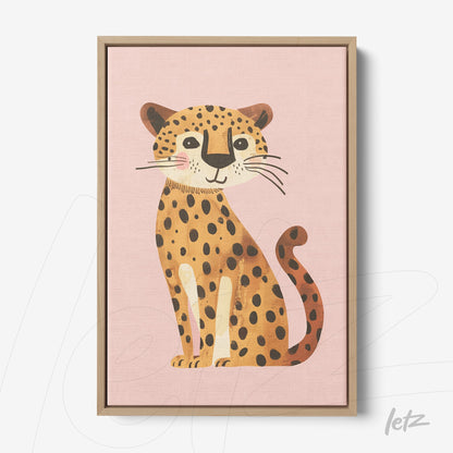 quadro com ilustração de um leopardo fofinho em fundo rosa e moldura de madeira clara