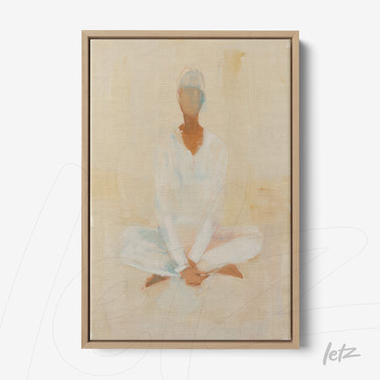 quadro em canvas com arte abstrata de figura meditativa, moldura de madeira clara e fundo suave em tons neutros
