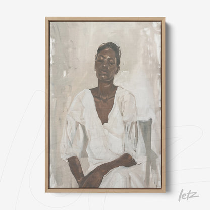 quadro em canvas com retrato artístico de mulher em vestido branco, moldura de madeira clara