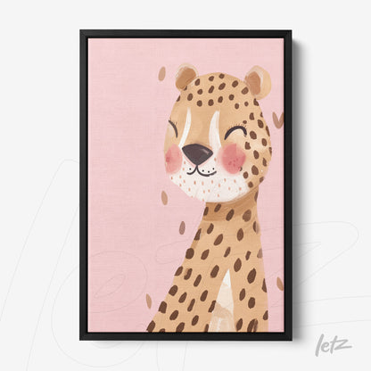 quadro com ilustração de um leopardo sorridente em fundo rosa em moldura preta