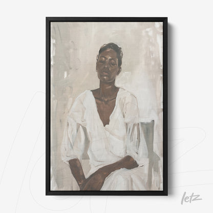 quadro com retrato de mulher com blusa branca em fundo neutro, moldura preta