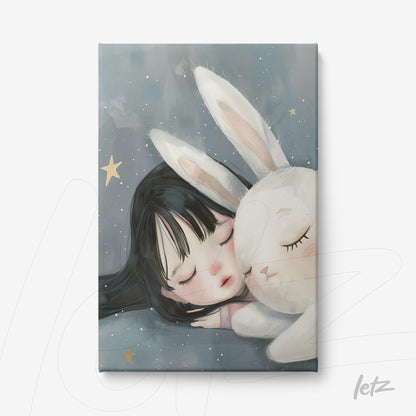quadro em canvas com ilustração suave de menina dormindo ao lado de um coelho branco, fundo azul com estrelas douradas