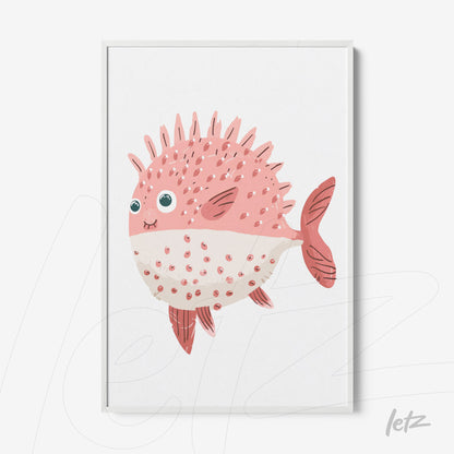 quadro com arte de um peixe-palhaço rosa com espinhos e olhos grandes em moldura branca