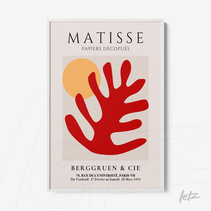 quadro decorativo com arte de estilo moderno de um ramo vermelho e forma circular amarelo sobre fundo neutro, moldura branca