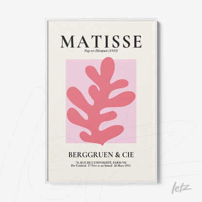 quadro com arte abstrata de folha rosa em fundo claro com tipografia preta