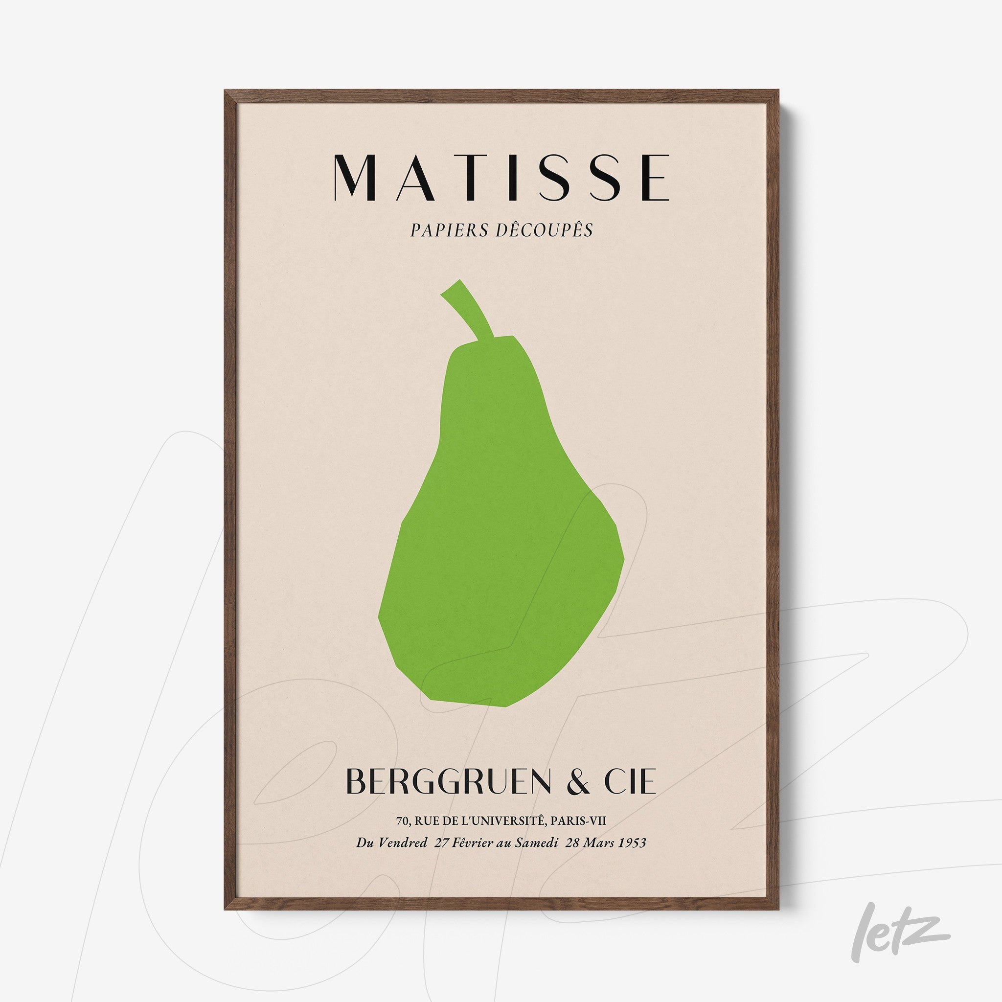 quadro com arte minimalista de uma pêra em fundo claro, moldura de madeira escura