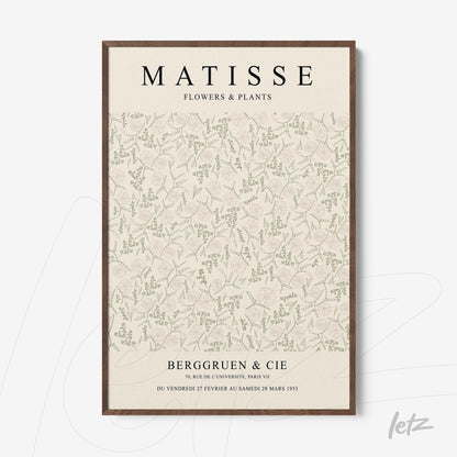 quadro com arte decorativa de flores e plantas em fundo claro, moldurado em madeira escura