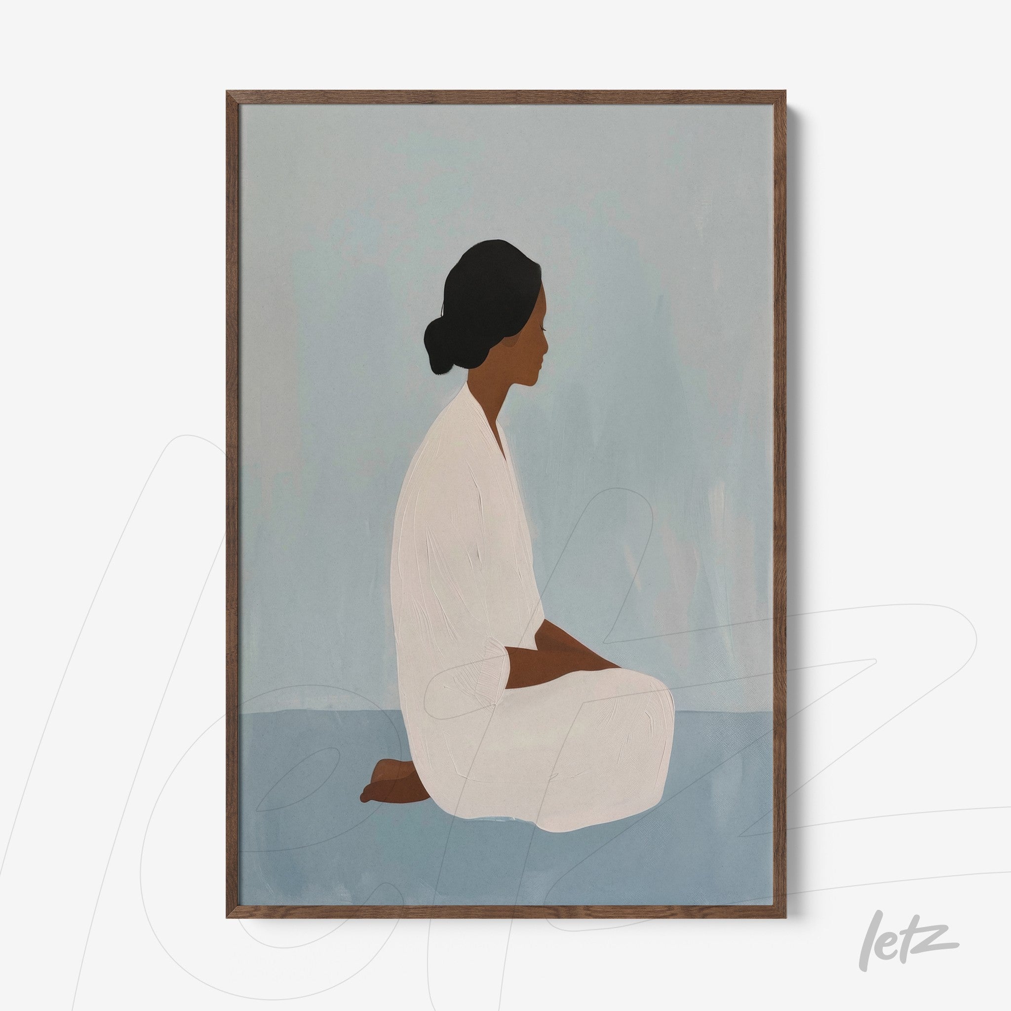 quadro com arte minimalista de mulher sentada de perfil em tons suaves, moldura de madeira escura