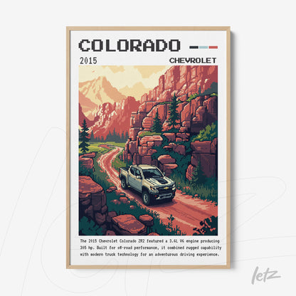 quadro com arte digital em estilo retrô de uma caminhonete Chevrolet Colorado em uma trilha montanhosa com árvores e montanhas ao fundo em moldura clara