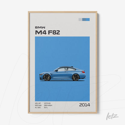 quadro com ilustração do carro BMW M4 F82 em moldura clara, fundo azul vibrante e informações de especificações técnicas