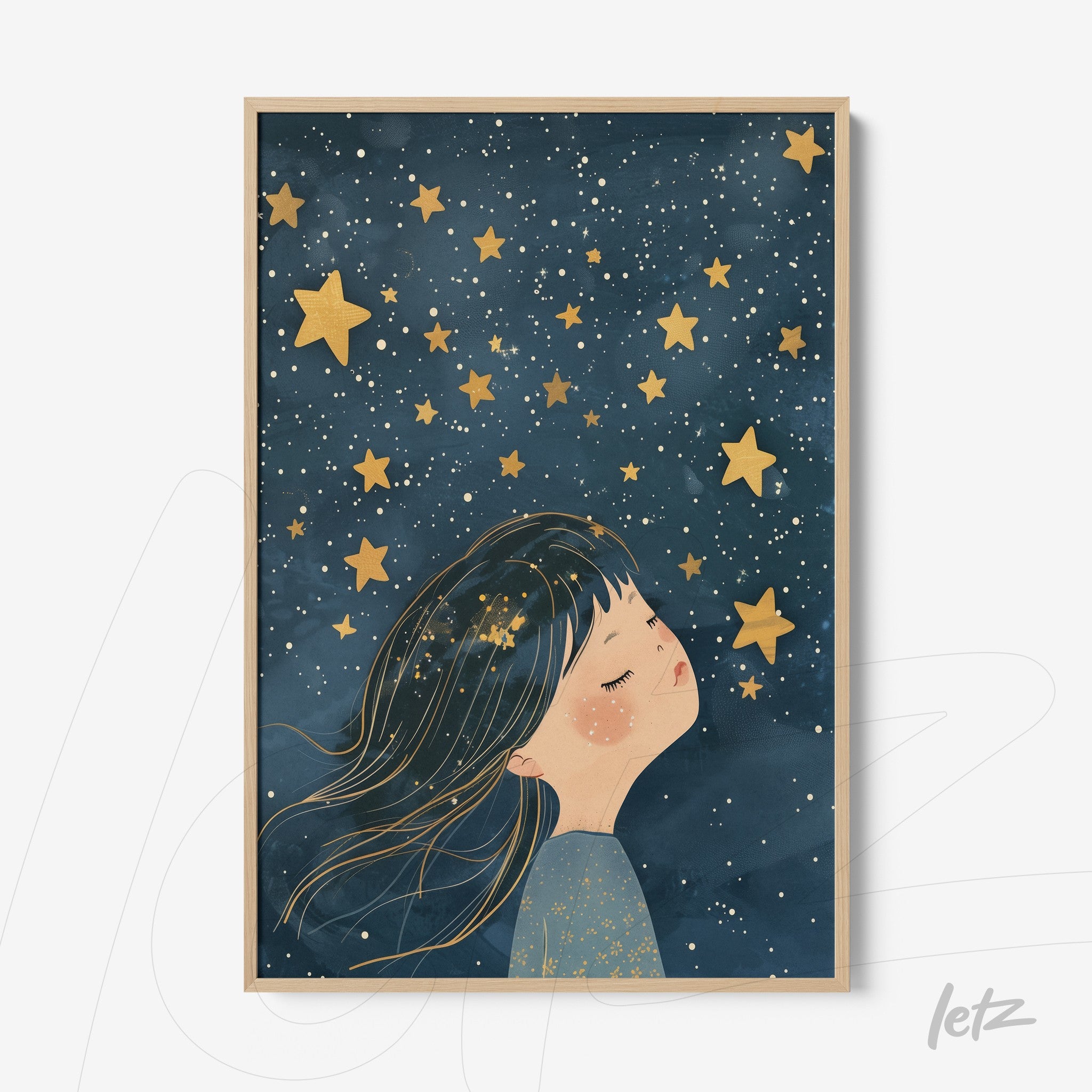 quadro em moldura clara com ilustração de menina sonhadora observando estrelas douradas em fundo azul escuro