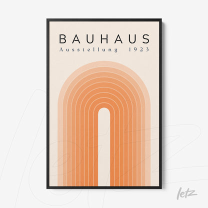quadro estilo bauhaus com arcos concêntricos em tons de laranja e moldura preta