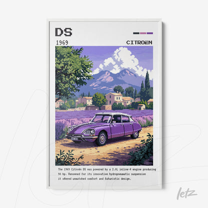 quadro com arte digital de um carro Citroën DS roxo em um cenário campestre com montanhas ao fundo