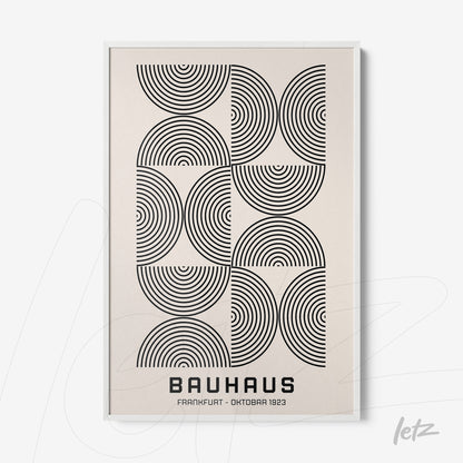 pôster com arte geométrica em preto e branco com círculos concêntricos exibido em moldura branca