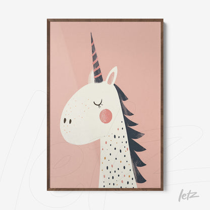 quadro com ilustração de unicórnio em fundo rosa e moldura de madeira escura