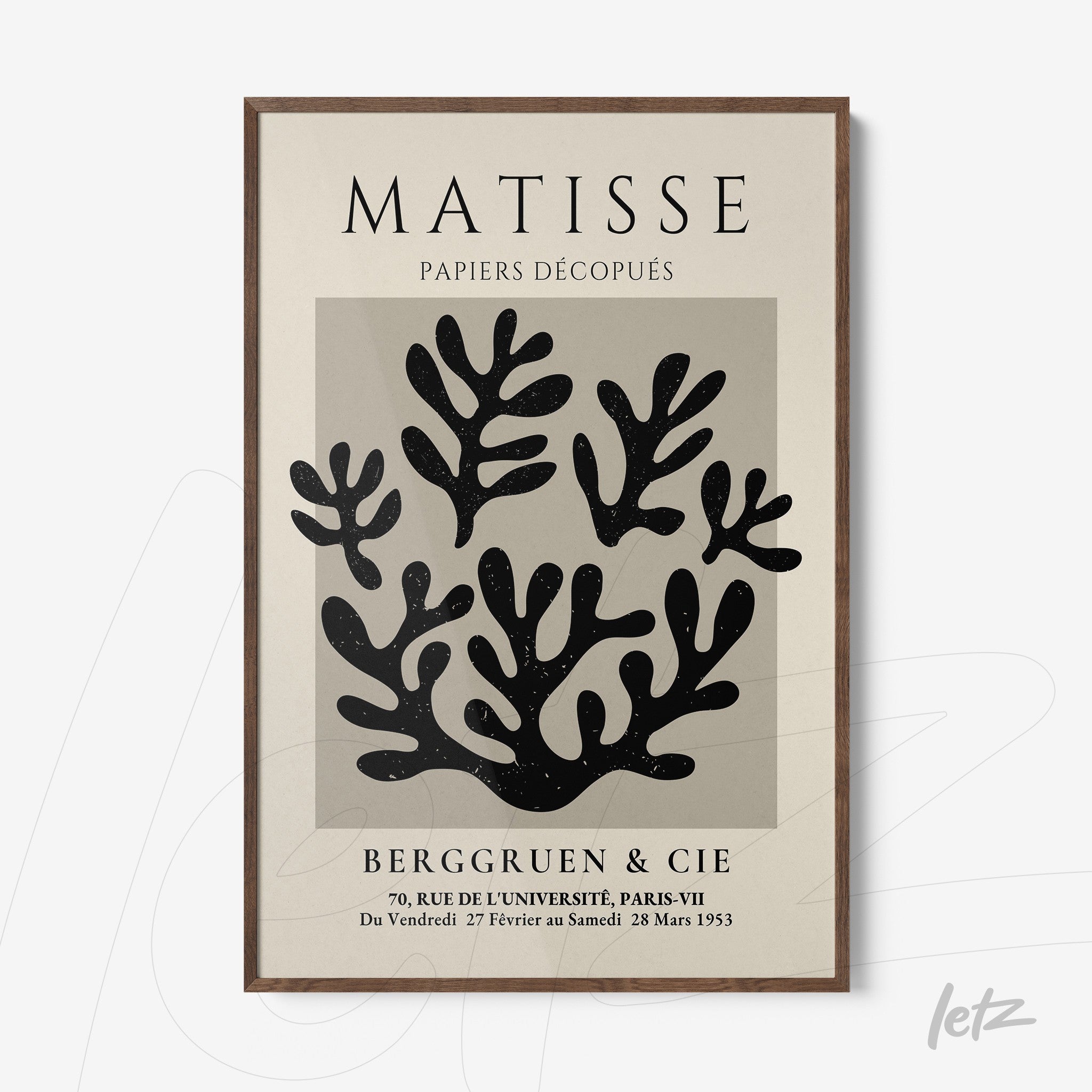 quadro decorativo com arte de folhas em efeito de recorte em moldura de madeira escura