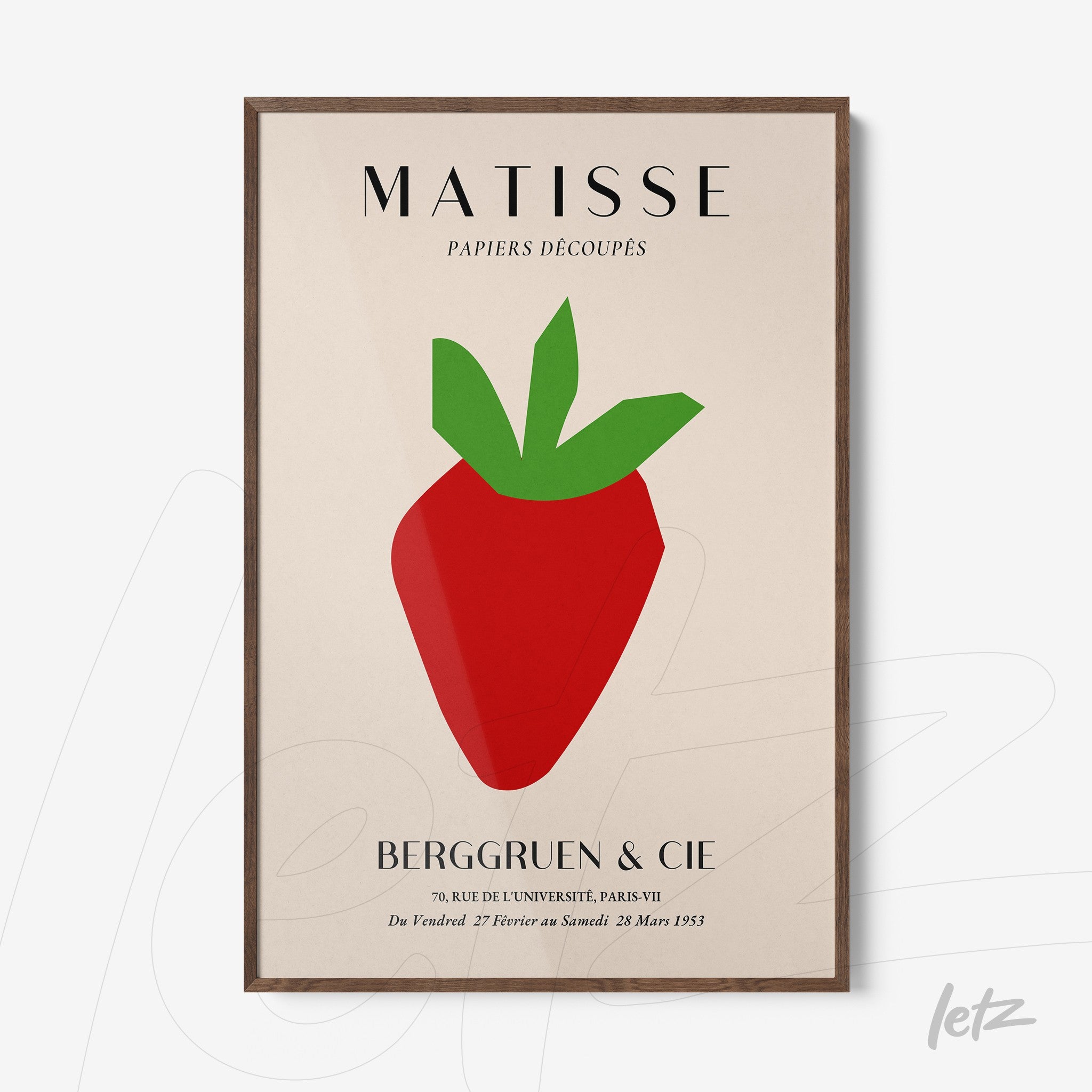 quadro com arte moderna de morango estilizado em moldura de madeira escura