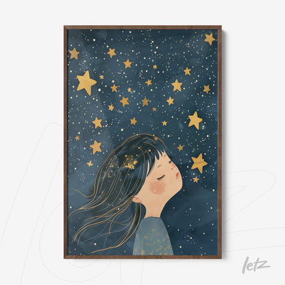 quadro com ilustração de menina com cabelo esvoaçante sob um céu estrelado, moldura de madeira escura