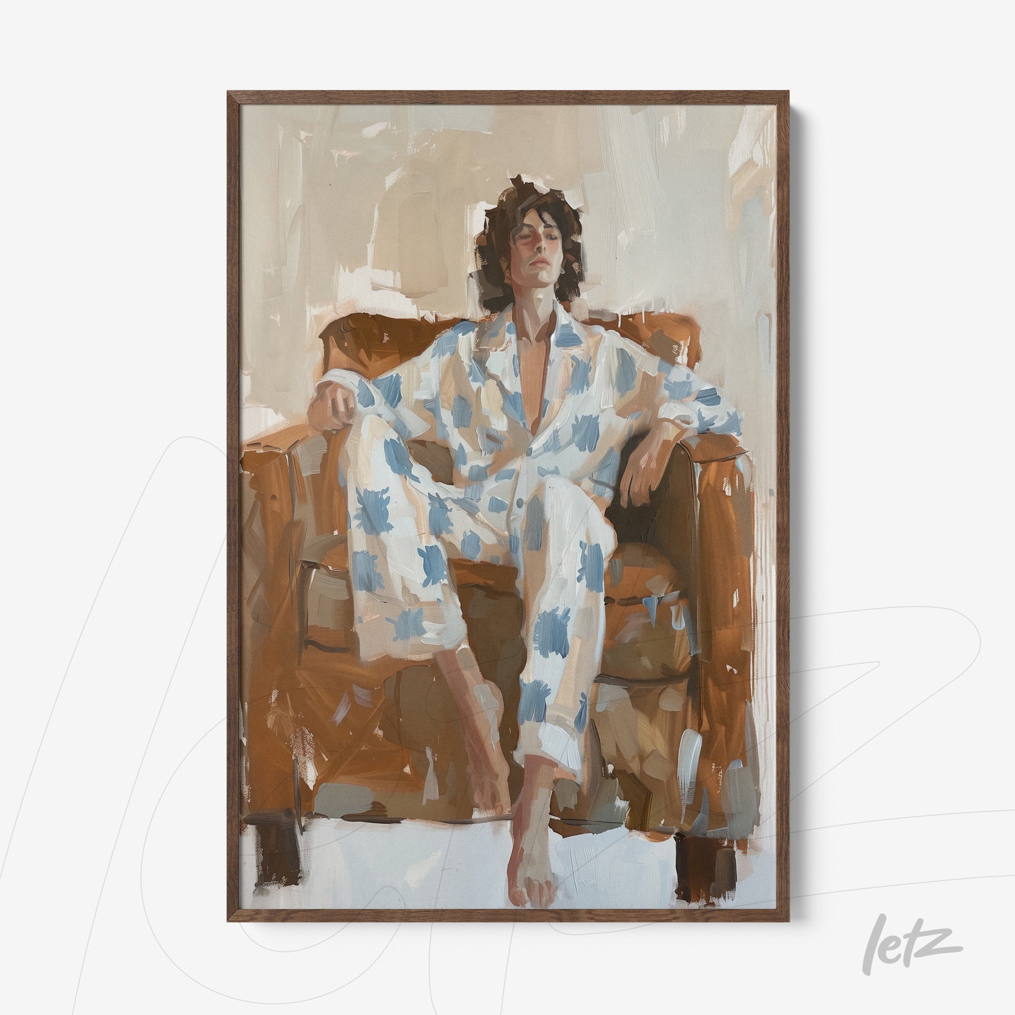 quadro com retrato de homem relaxando em sofá, vestindo pijama azul claro com manchas, moldura de madeira escura