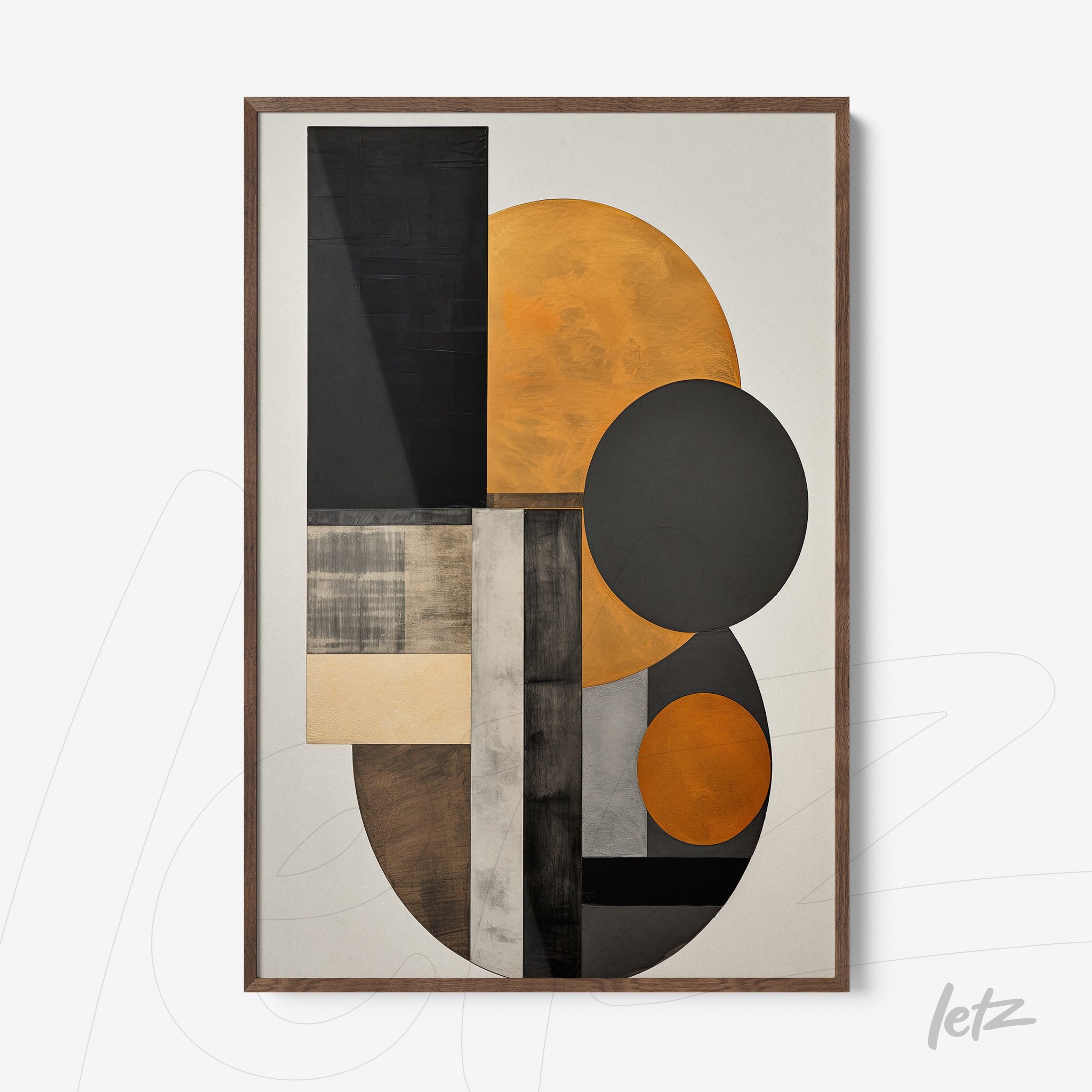 quadro com arte abstrata em tons de preto, laranja e cinza, cercado por moldura de madeira clara