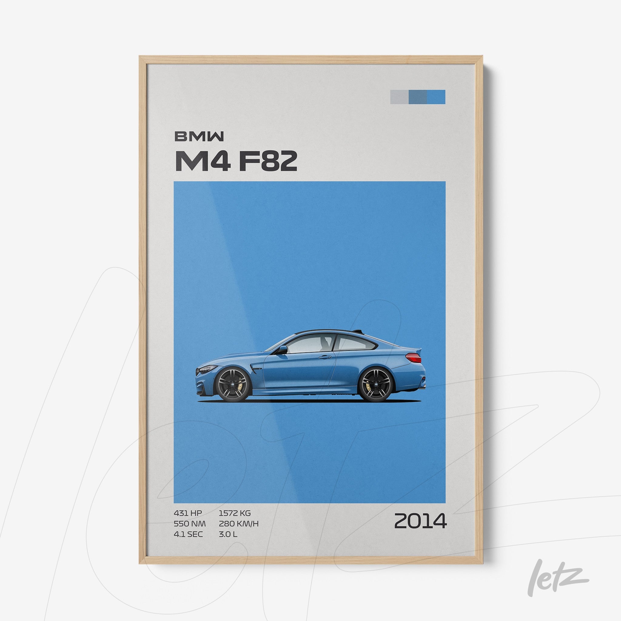 quadro com arte moderna do carro BMW M4 F82 em um fundo azul e moldura de madeira clara