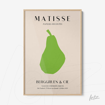 quadro com arte minimalista de uma pêra verde em fundo claro, com moldura de madeira clara