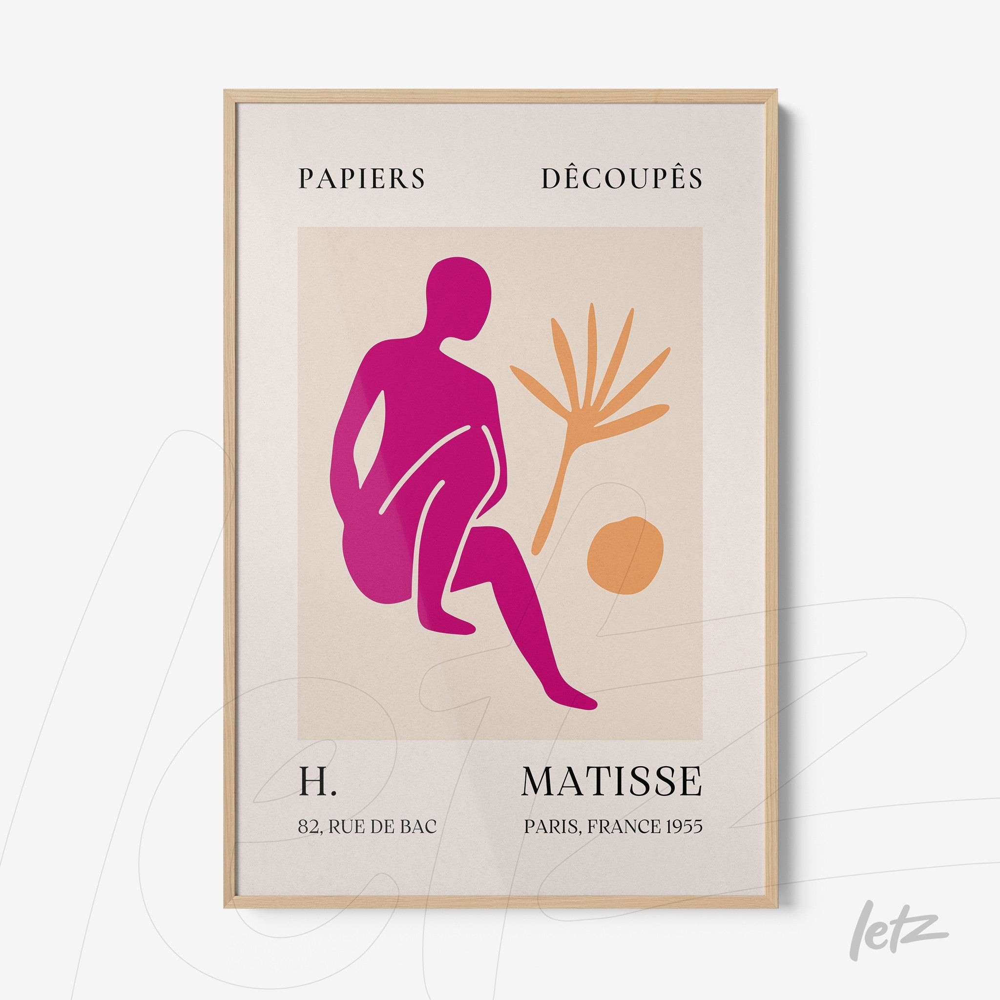 quadro em moldura clara com arte abstrata de figura humana em tons rosa e roxo ao lado de uma planta e um círculo, com texto em estilo vintage