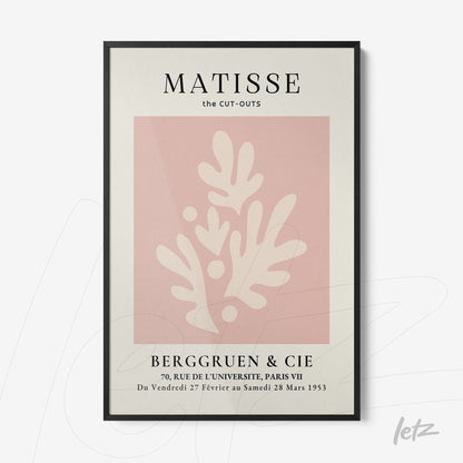 quadro decorativo com arte de estilo moderno apresentando recortes em fundo rosa claro com elementos abstratos em moldura preta