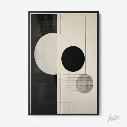 quadro com arte abstrata em preto e branco, destacando círculos e linhas sobre fundo claro, com moldura preta