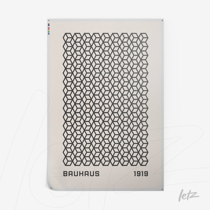 pôster com padrão geométrico em estilo Bauhaus de 1919 sobre fundo claro