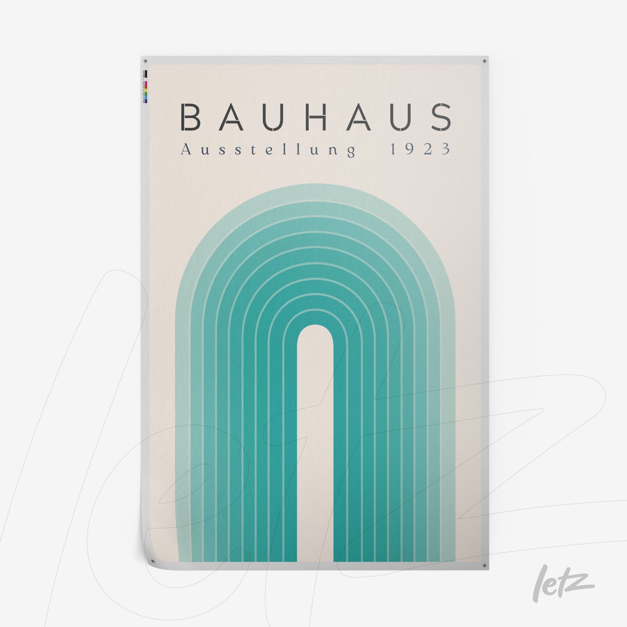 pôster com arte geométrica em estilo bauhaus com arcos concêntricos azuis e texto 'bauhaus ausstellung 1923' no topo