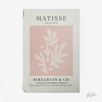 quadro decorativo com arte de Matisse em fundo rosa suave, apresentando formas orgânicas em destaque com texturas sutis e tipografia clássica