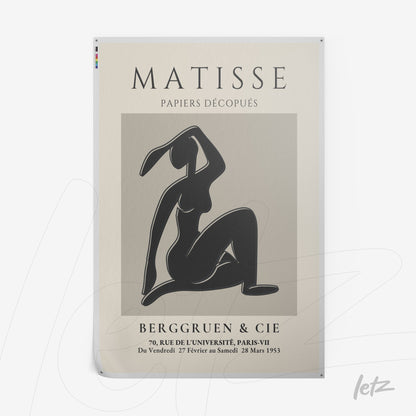 quadro em estilo vintage com uma silhueta feminina em fundo claro e texto em francês sobre exposição de artes