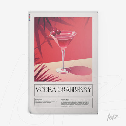 pôster com arte de drink vodka cranberry em estilo retrô com fundo rosa e folhas tropicais