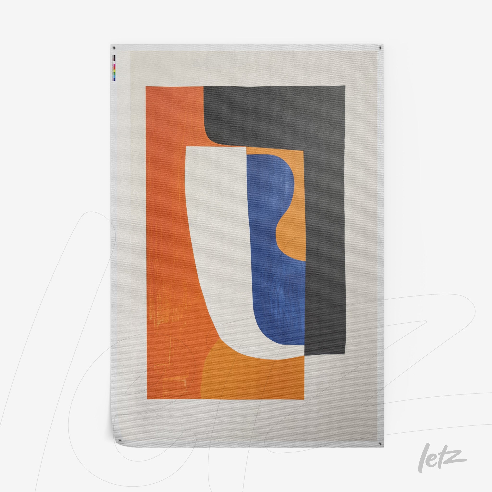quadro com arte moderna em formas abstratas nas cores laranja, azul e preto sobre fundo claro