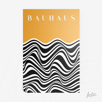 pôster com design de influência Bauhaus com padrão de ondas pretas e brancas em fundo laranja vibrante