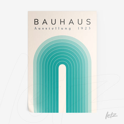 impressão com design geométrico em tons de verde-azulado e texto 'Bauhaus Ausstellung 1923' sobre fundo claro