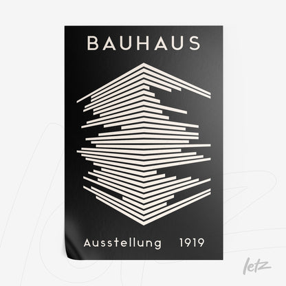 pôster impresso com design geométrico em linhas brancas sobre fundo preto e texto 'Bauhaus Ausstellung 1919'